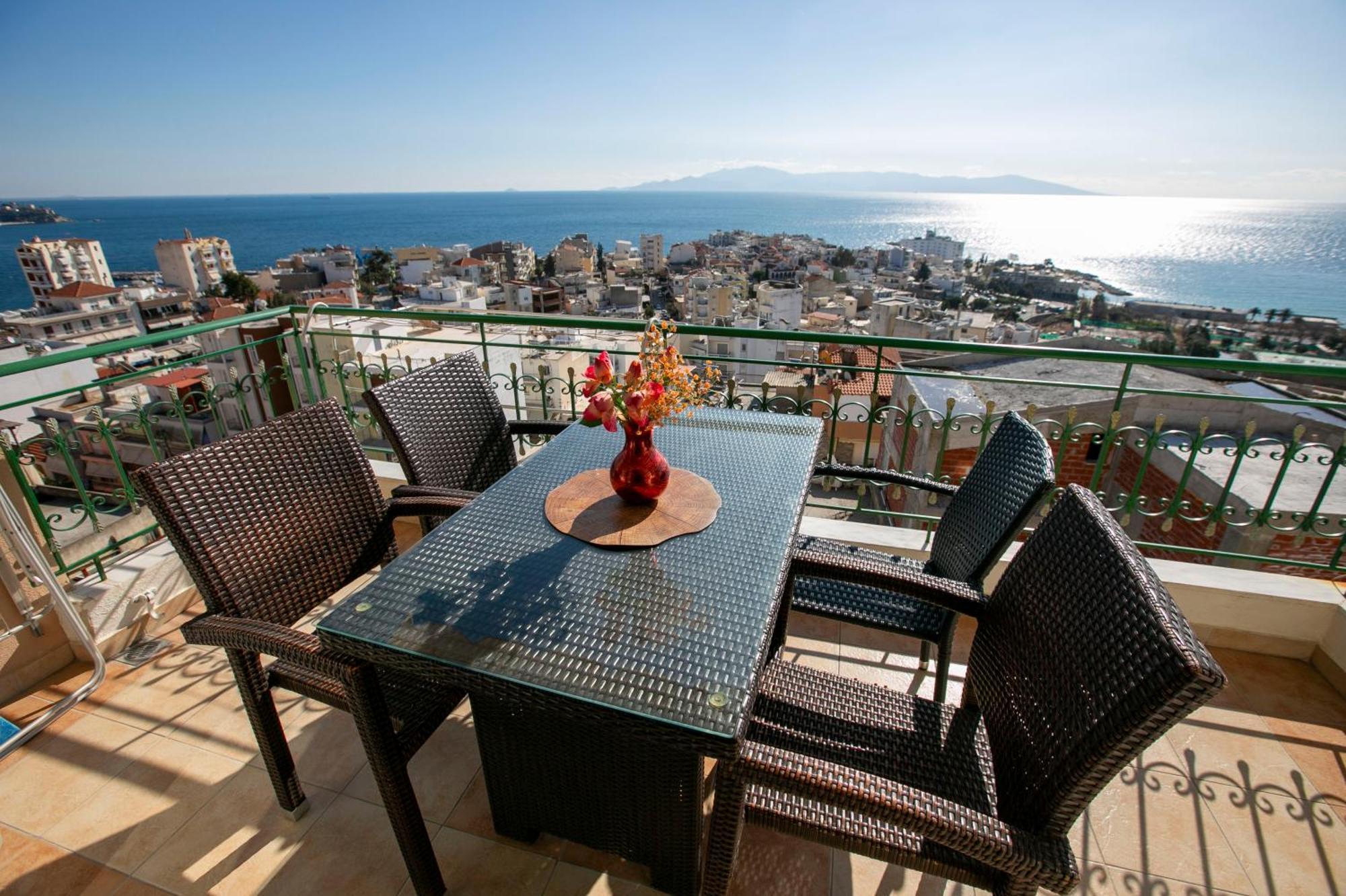 Blue Sky Appartment Kavala Buitenkant foto